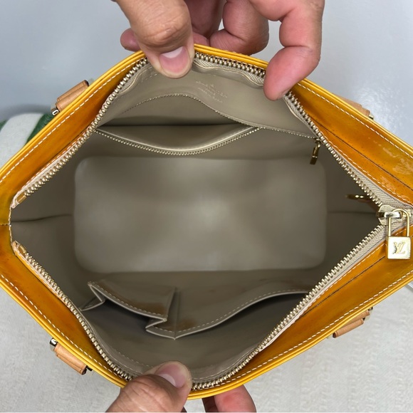 Louis Vuitton Houston Yellow Vernis Bag 🇪🇸 - Picture 9 of 13